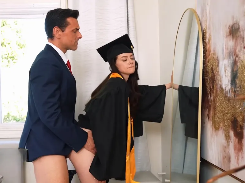 Cha dượng doggy tiểu thư sữa chua rớt đầy sàn