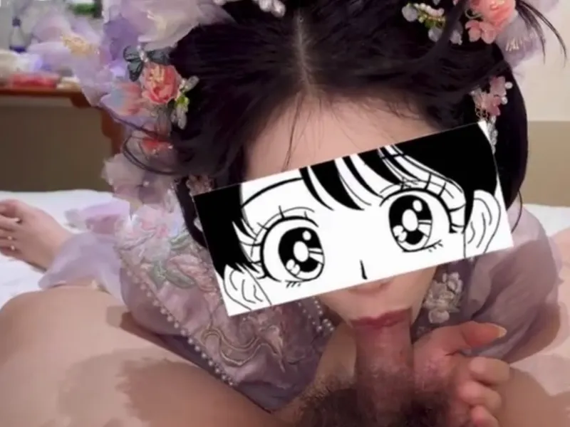 Gái xinh trong bộ đồ con nhỏ liếm chim cực đã